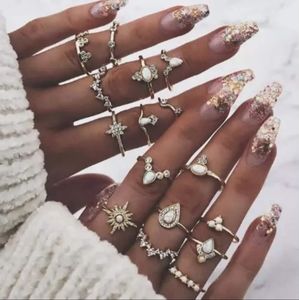 COPY - 16 pcs Boho crystal star knuckle ring set